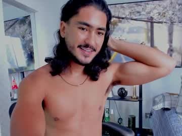 Hey im David that loves to explore and speak their fantasies. Very open, talktative and nice. Feel free to chat with me